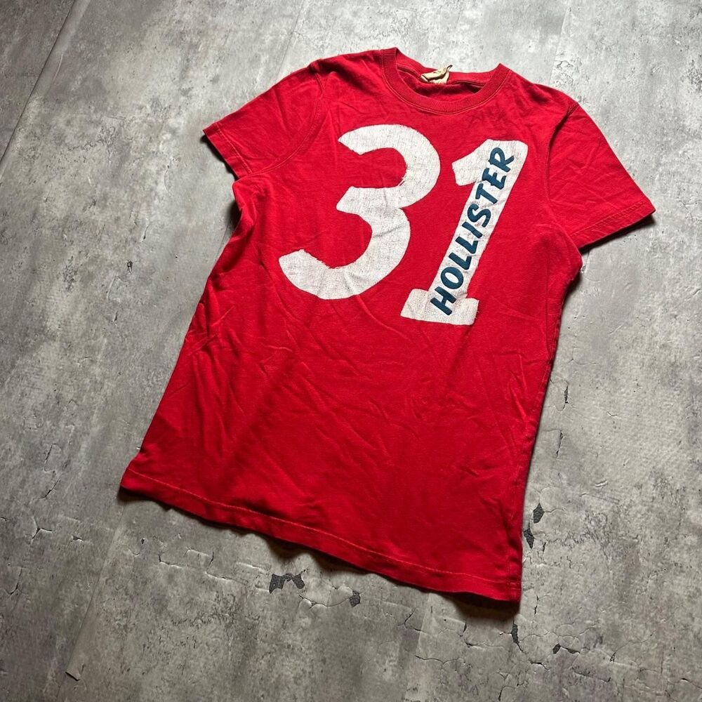 Hollister-co Men's Red T-shirt